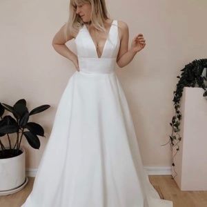 A-Line Wedding Dress with Pockets Size 14/16/18